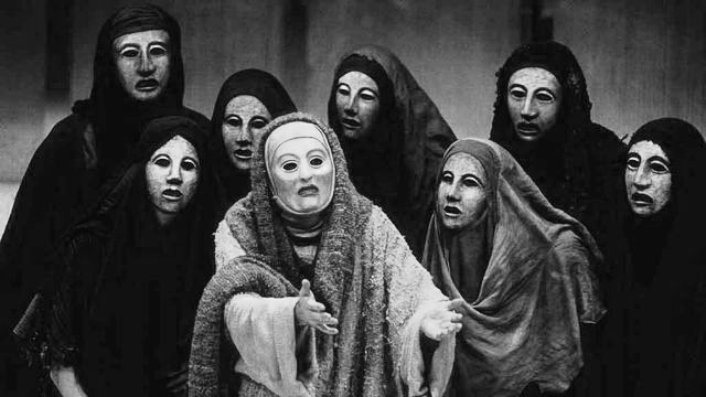 megafono in forma di maschera teatrale greca
